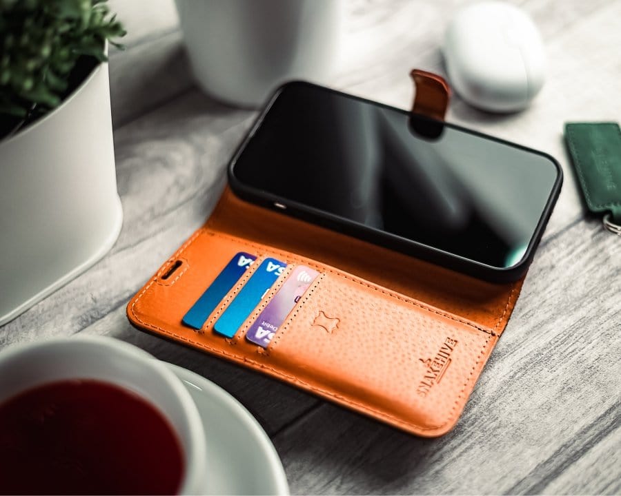 Apple iPhone 7 - Vintage Leather Wallet (Almost Perfect) Teal Apple iPhone 7 - Snakehive UK