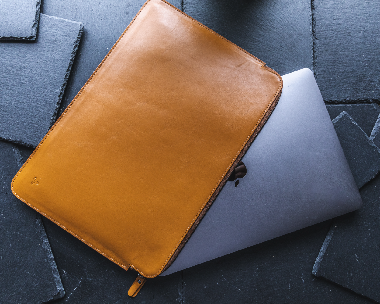 Metro Slim Leather Macbook / Laptop Sleeve - for 13" / 14"