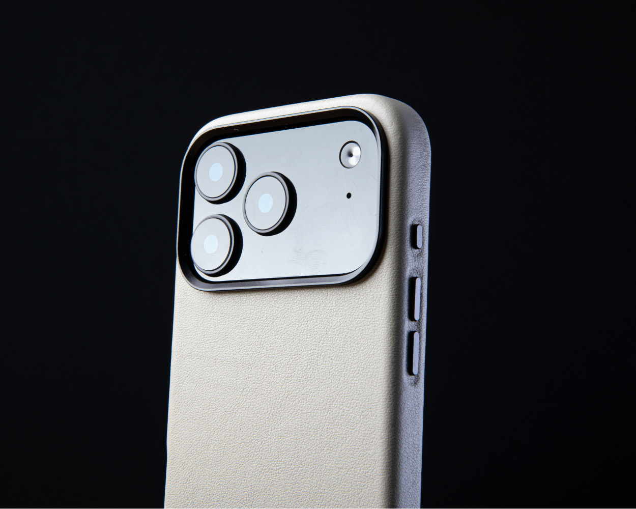Apple iPhone 17 Pro Max  - Metro Leather Bumper Phone Case