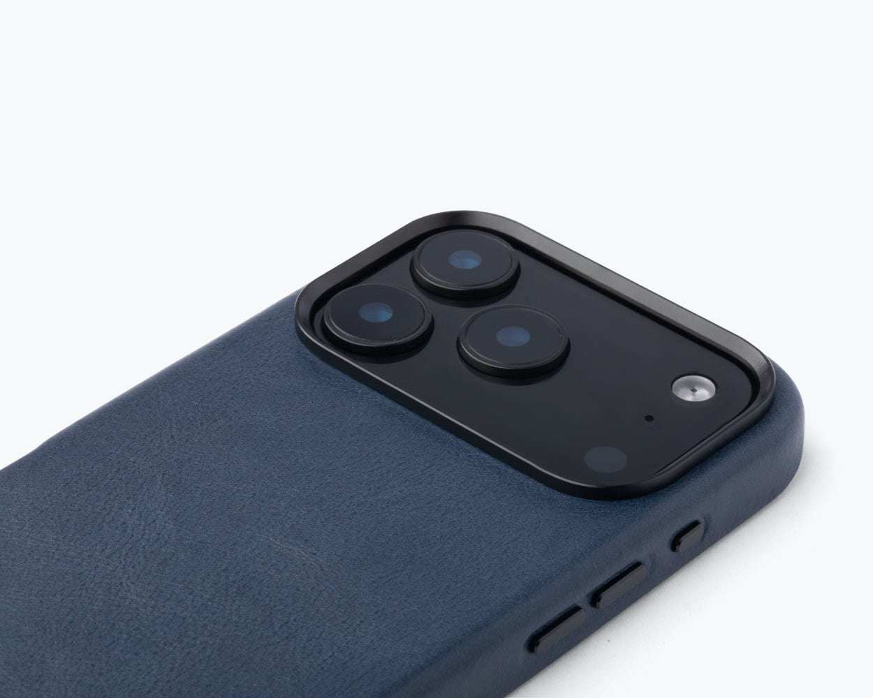 Apple iPhone 17 Pro Max  - Metro Leather Bumper Phone Case